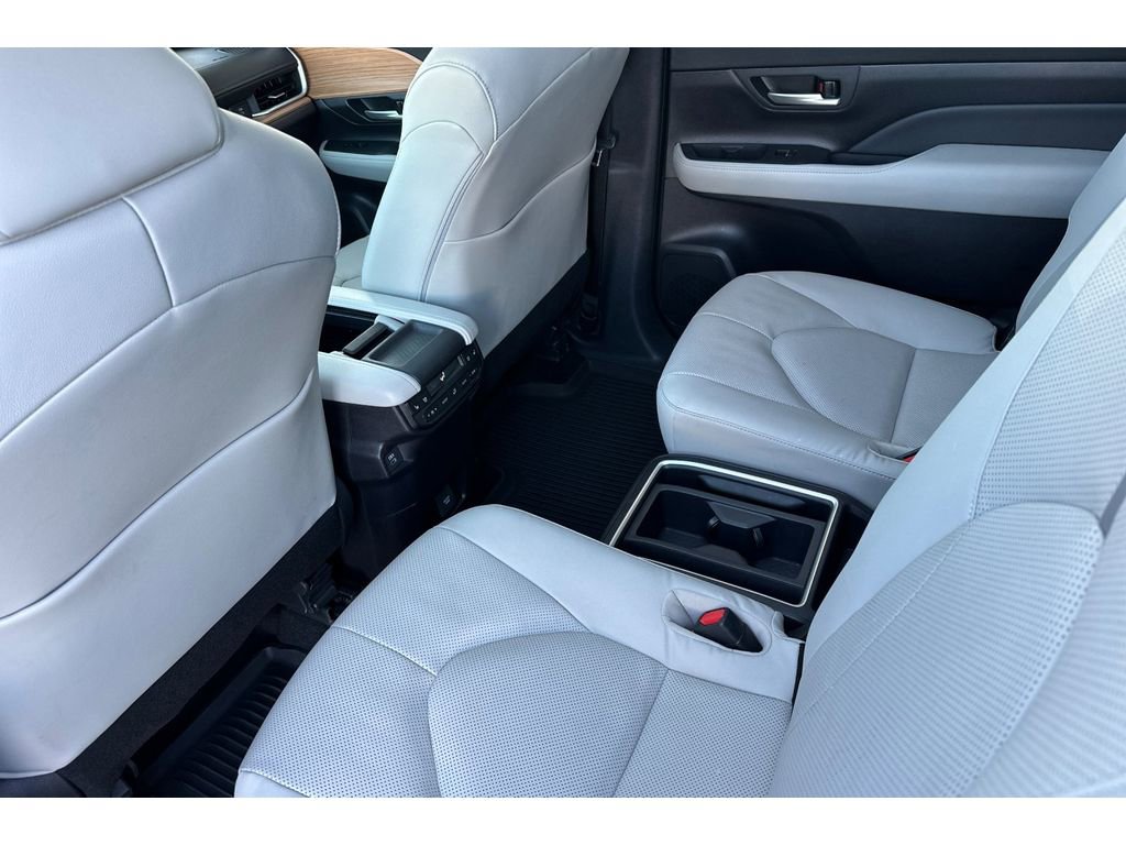 Certified 2025 Toyota Grand Highlander AWD image 13