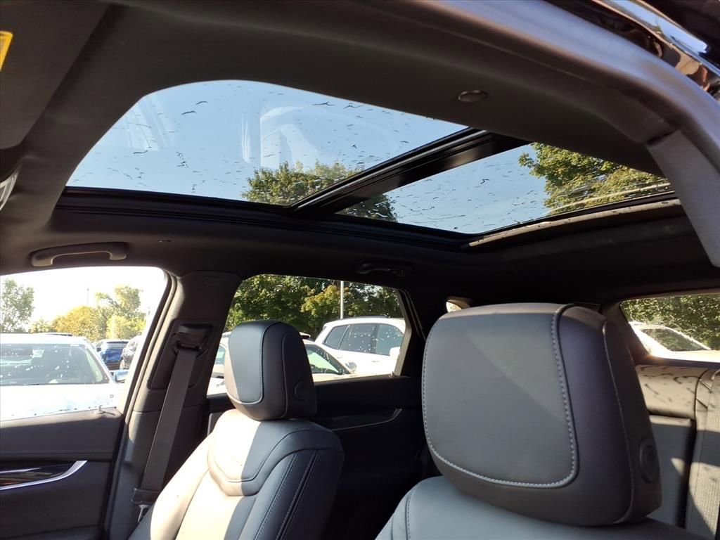 New 2025 Cadillac XT5 Premium Luxury w/ LPO, Floor Liner Package image 16