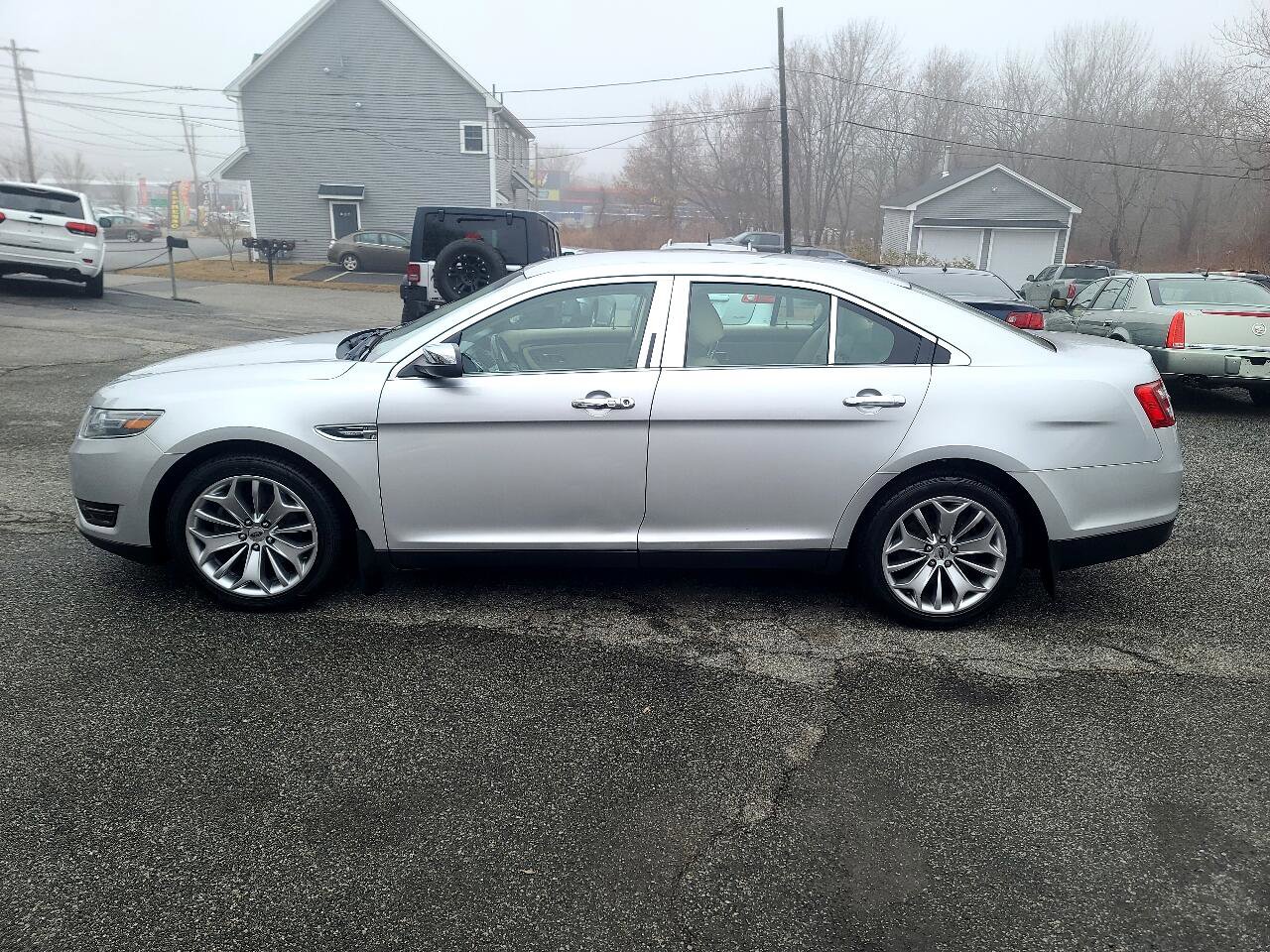 Used 2015 Ford Taurus Limited image 4