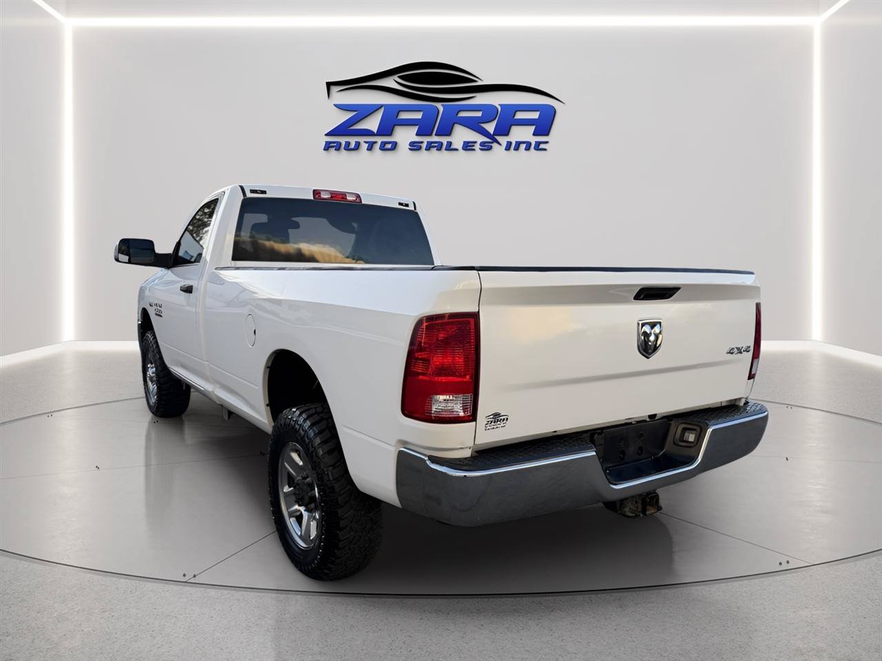 Used 2015 RAM 2500 Tradesman w/ Chrome Appearance Group AWD/4WD image 4