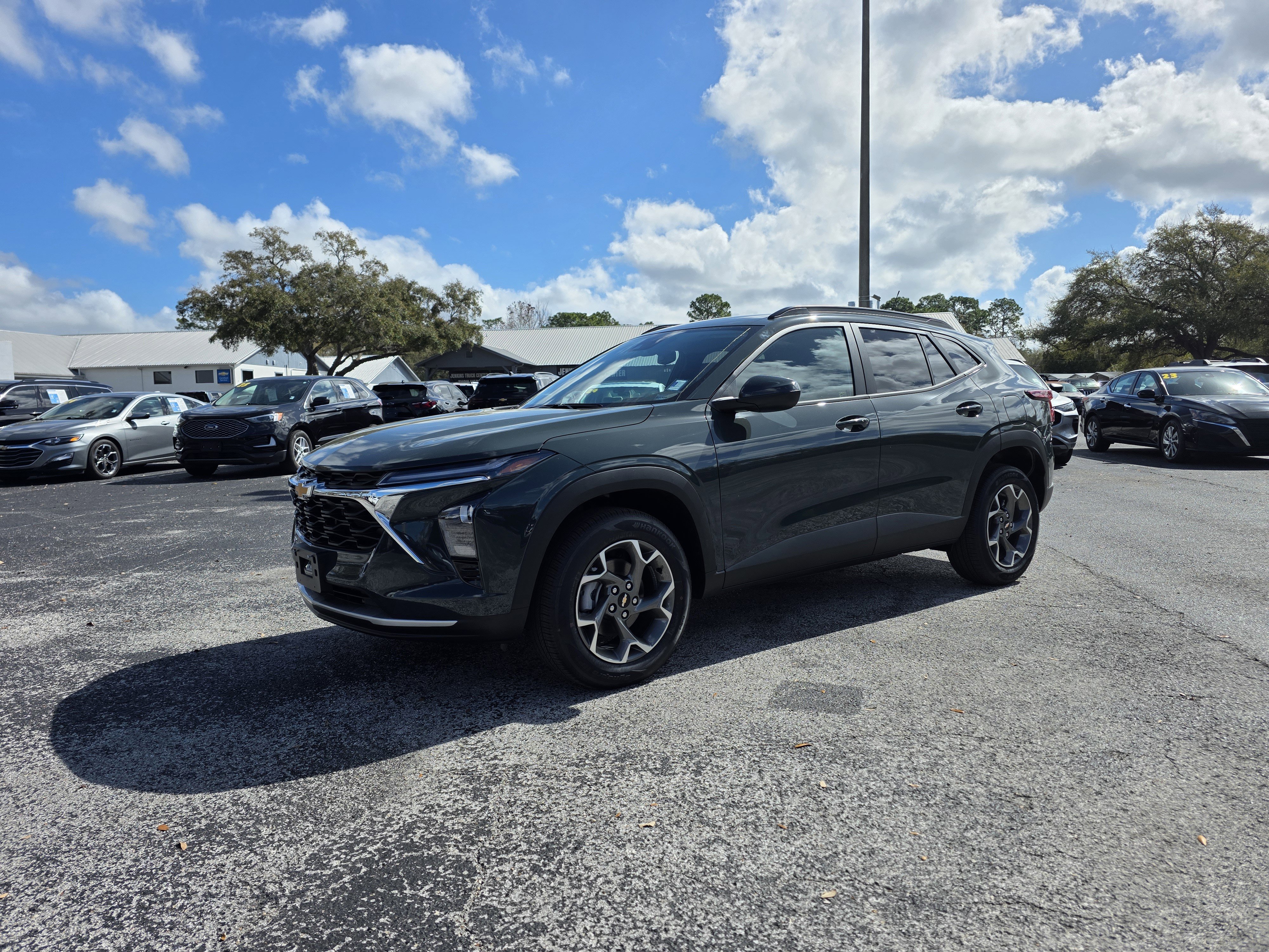 New 2026 Chevrolet Trax LT w/ Driver Confidence Package image 2