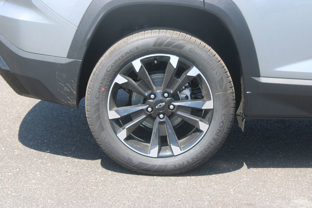 New 2026 Chevrolet Equinox ACTIV w/ Convenience Package III FWD image 13