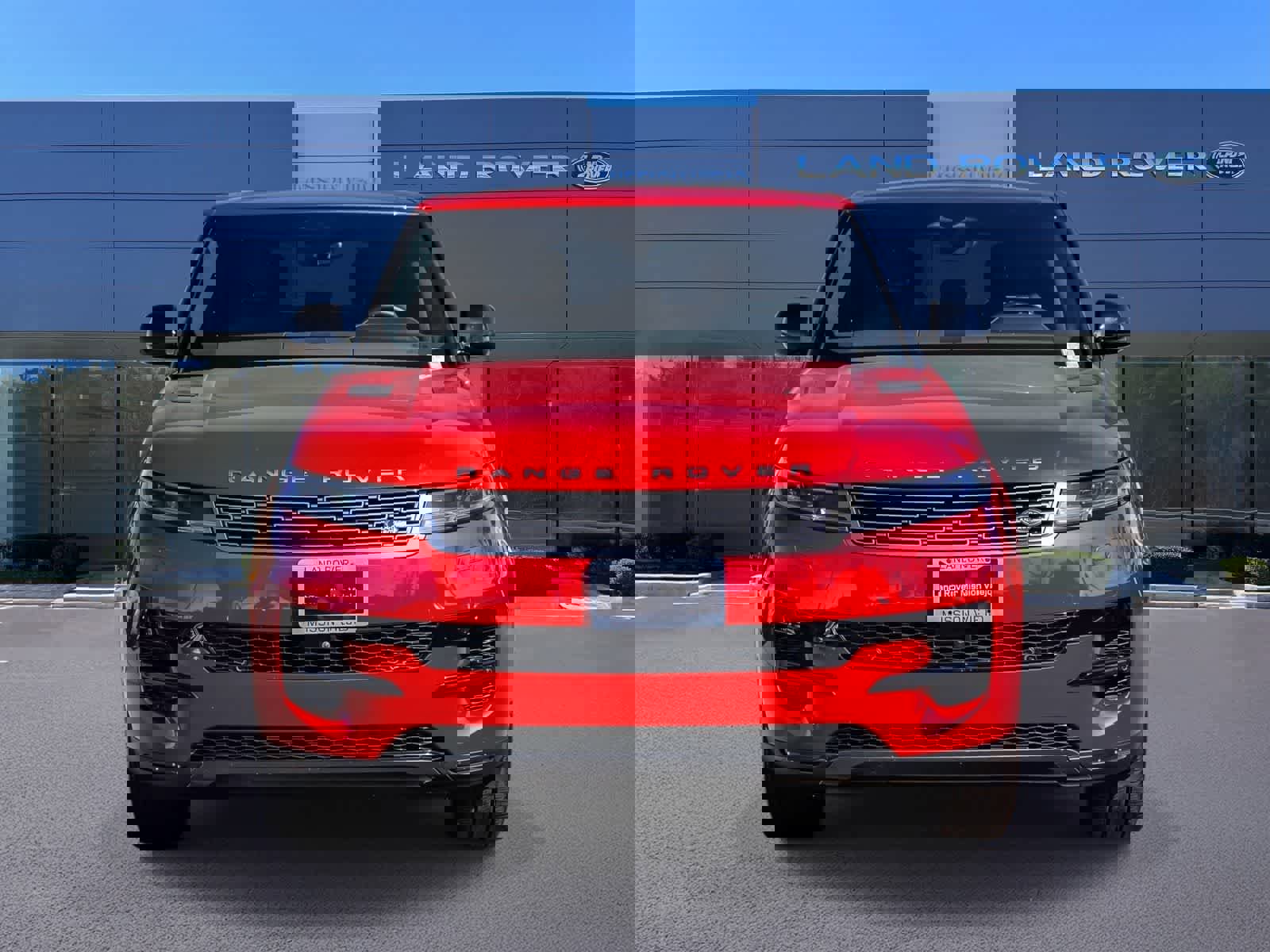 Used 2025 Land Rover Range Rover Sport image 2