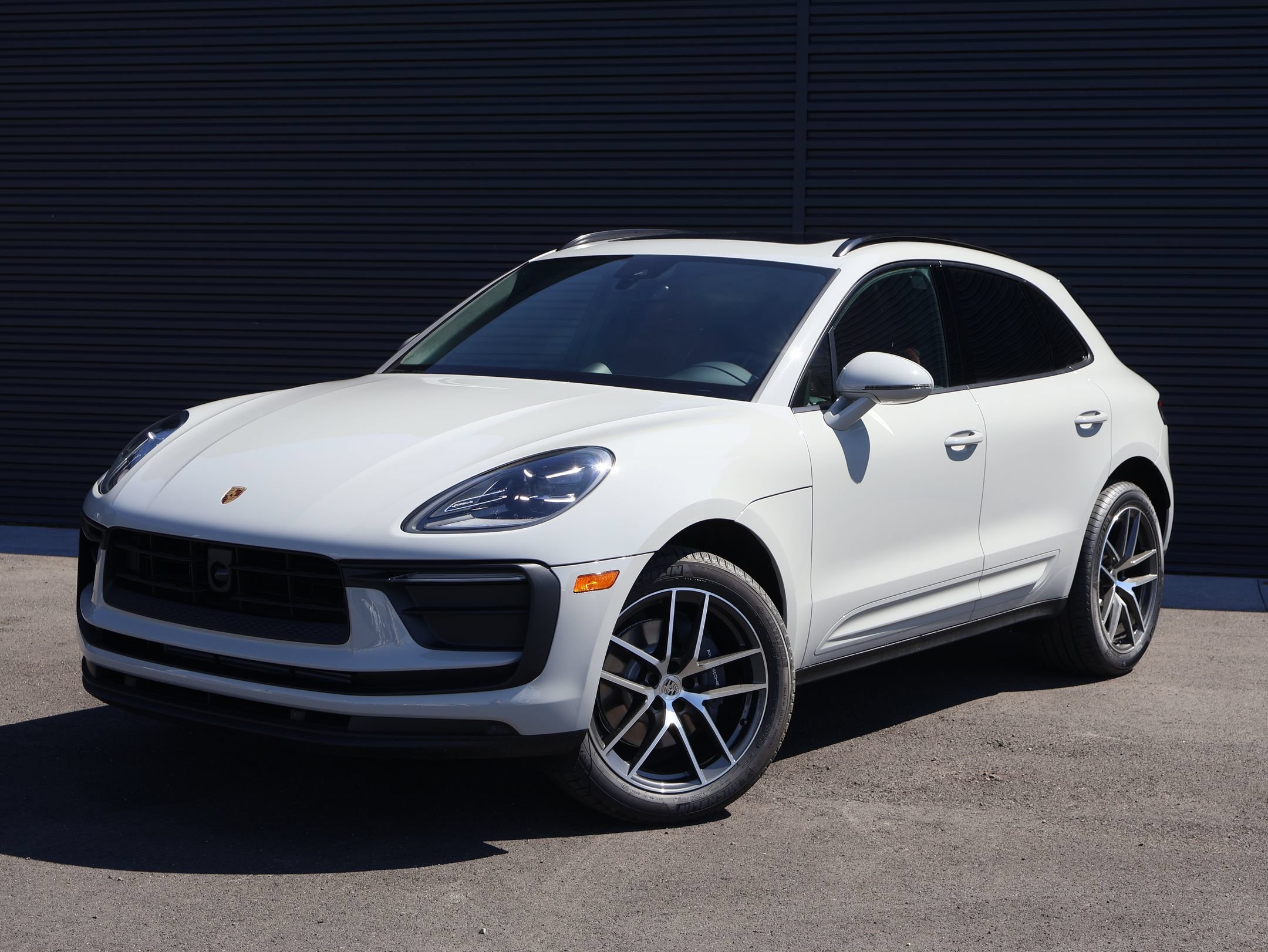 New 2026 Porsche Macan AWD/4WD image 1