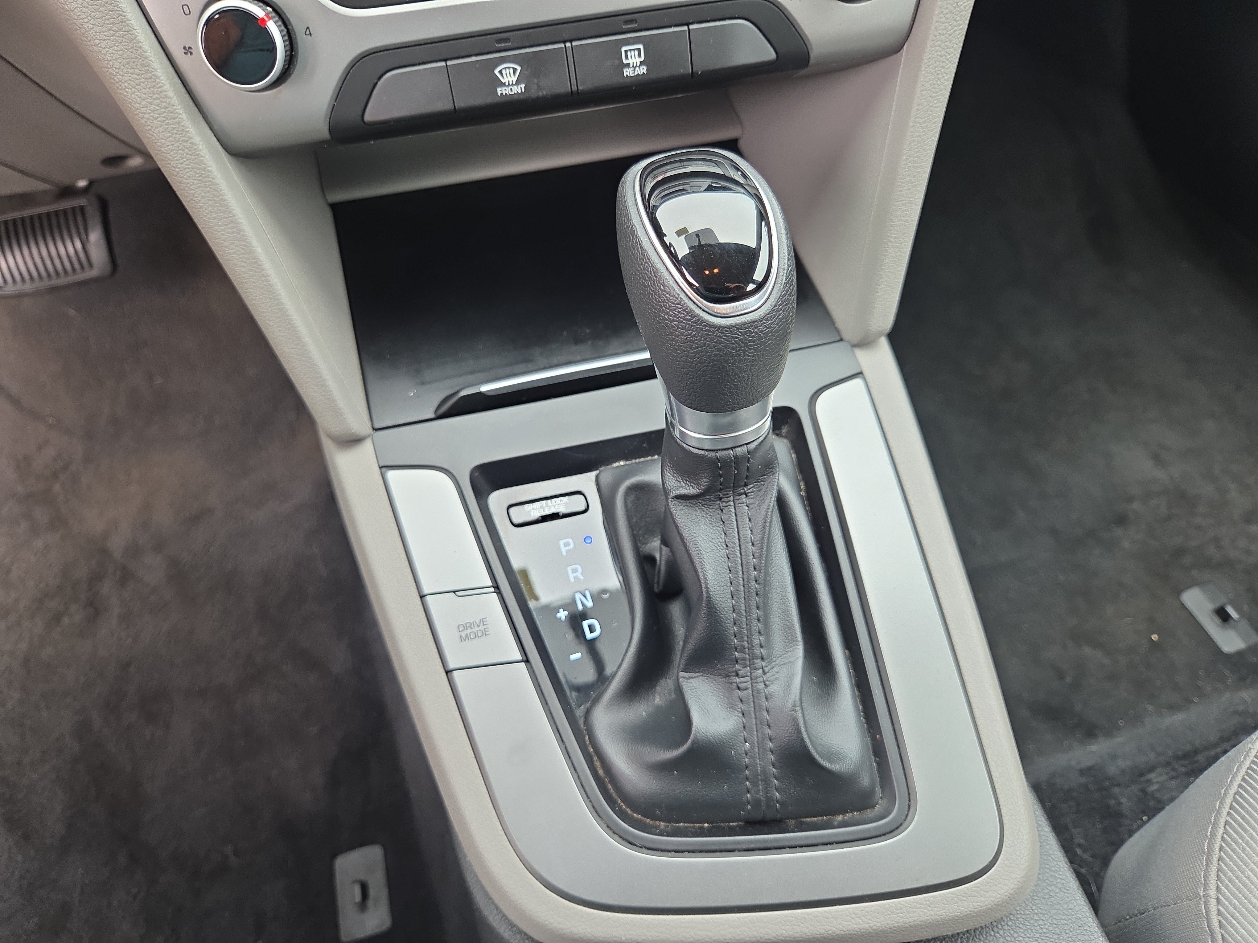 Used 2017 Hyundai Elantra SE FWD image 22