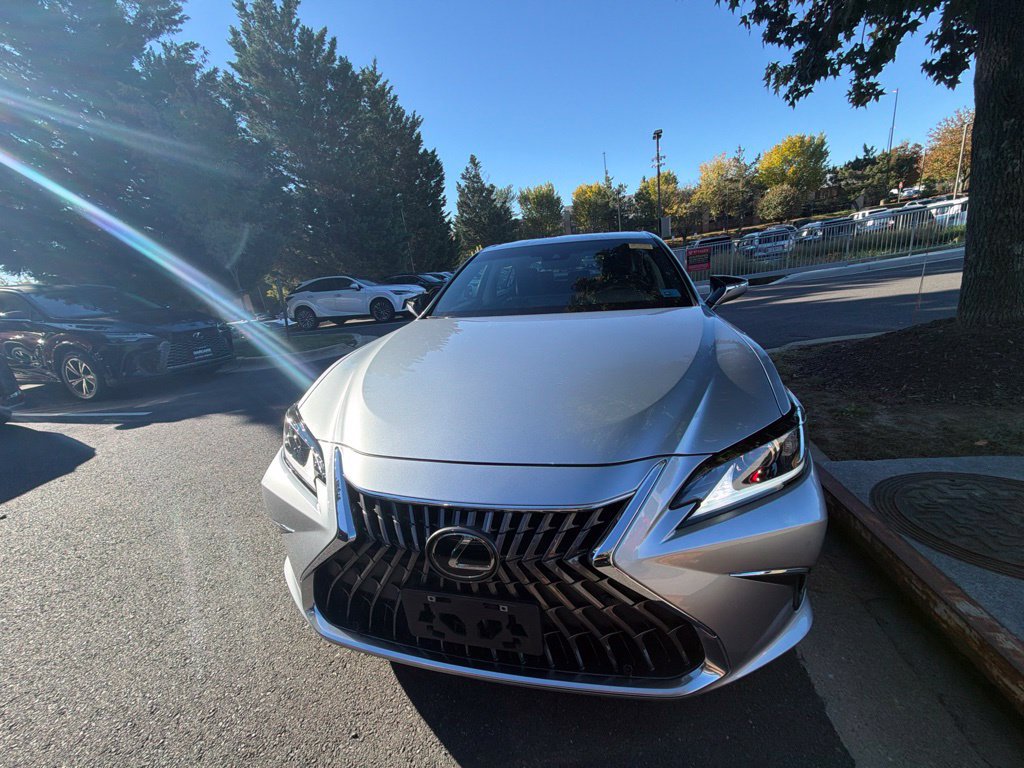 Certified 2023 Lexus ES 350 w/ Premium Package FWD image 2