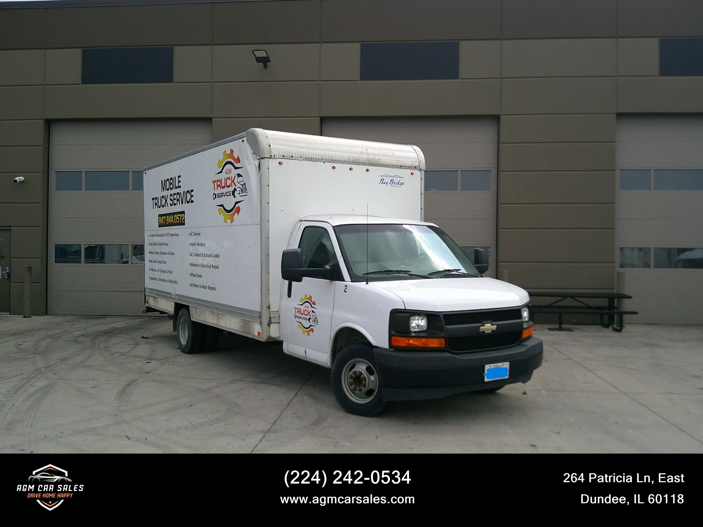Used 2017 Chevrolet Express 3500 Extended RWD image 1