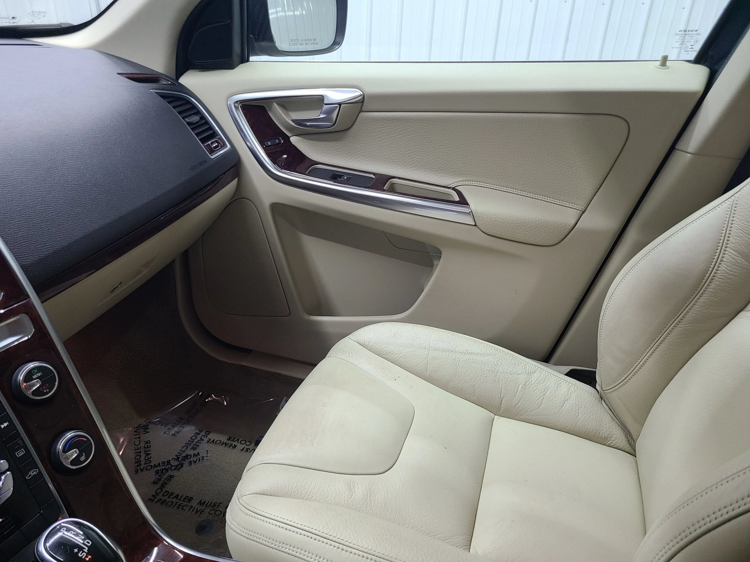 Used 2014 Volvo XC60 T6 AWD/4WD image 25