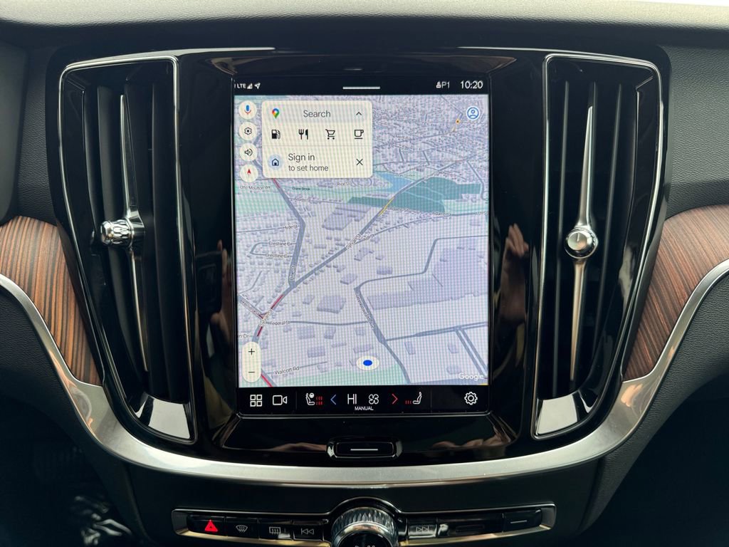 Certified 2025 Volvo V60 B5 Cross Country Plus image 17