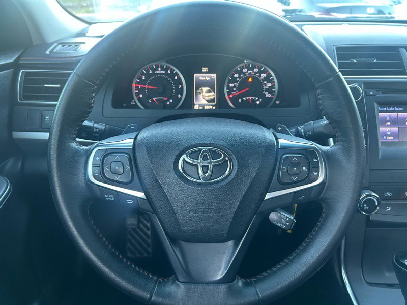 Used 2016 Toyota Camry SE image 10