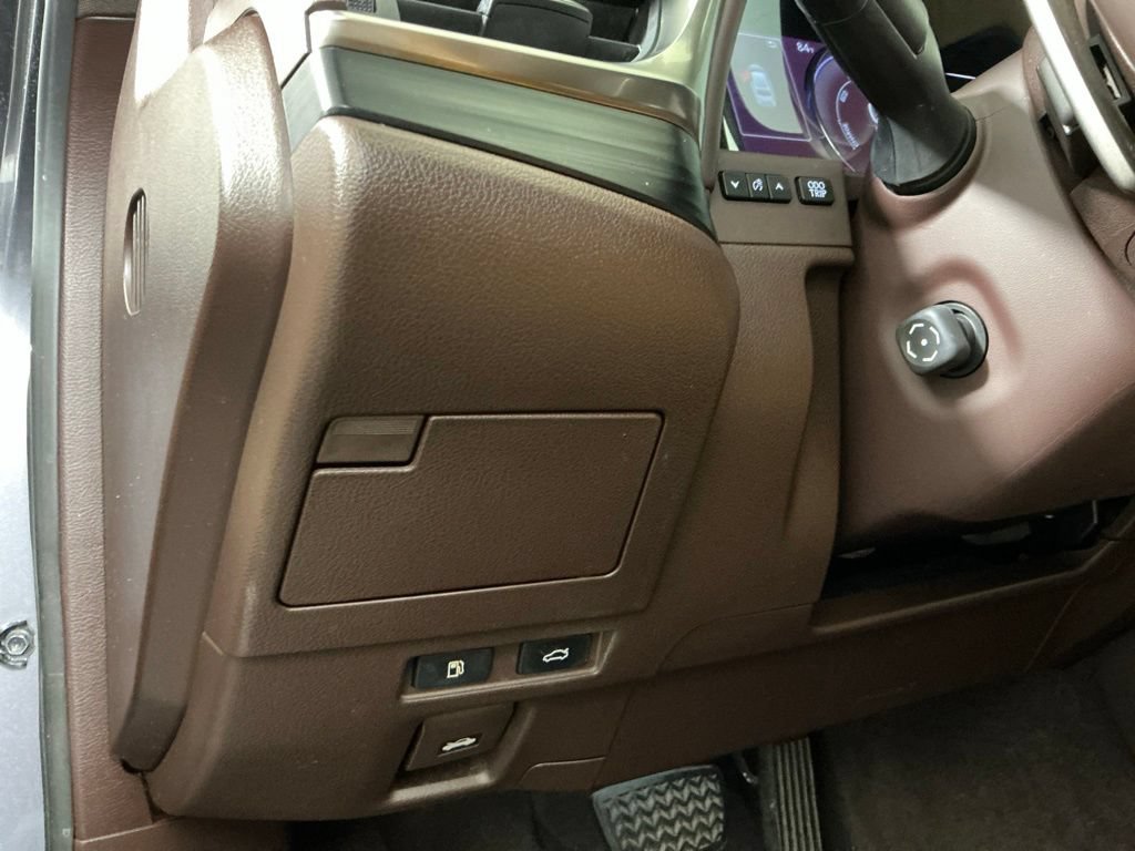 Used 2020 Lexus ES 300h w/ Premium Package FWD image 17