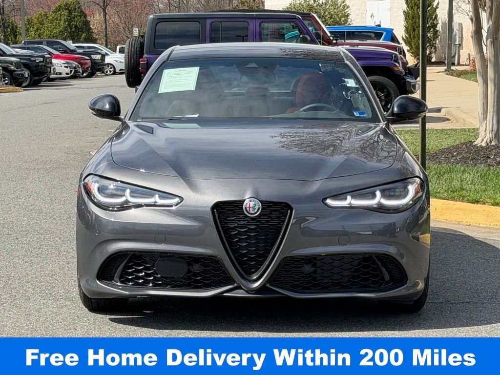 Used 2024 Alfa Romeo Giulia Veloce image 3