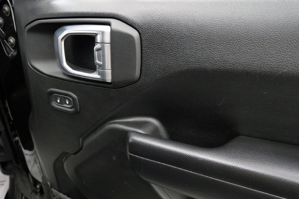 Used 2021 Jeep Gladiator Sport AWD/4WD image 17