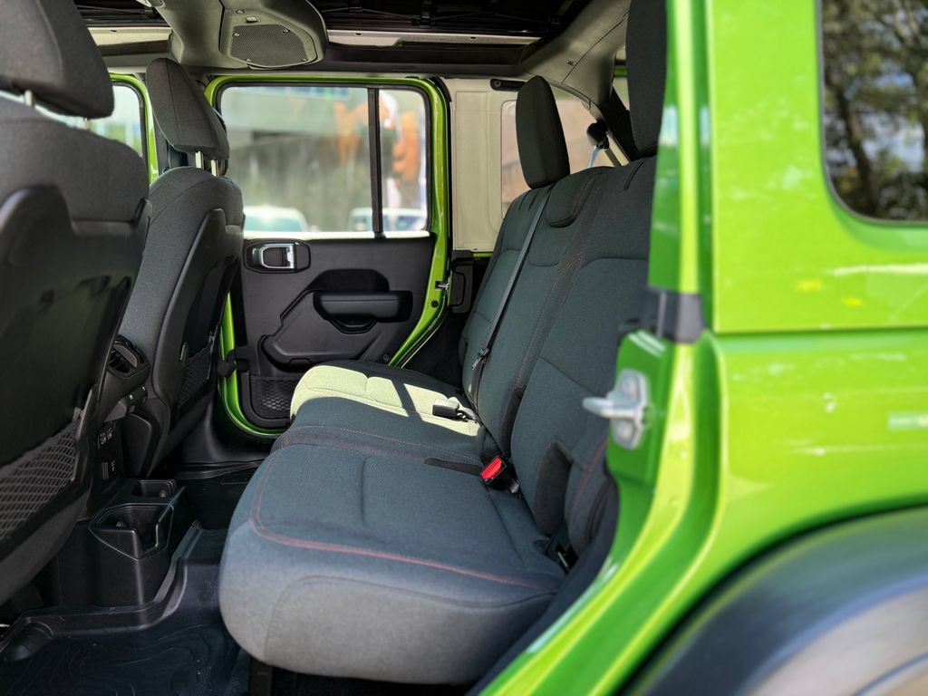 Used 2025 Jeep Wrangler Unlimited Rubicon w/ Safety Group AWD/4WD image 28