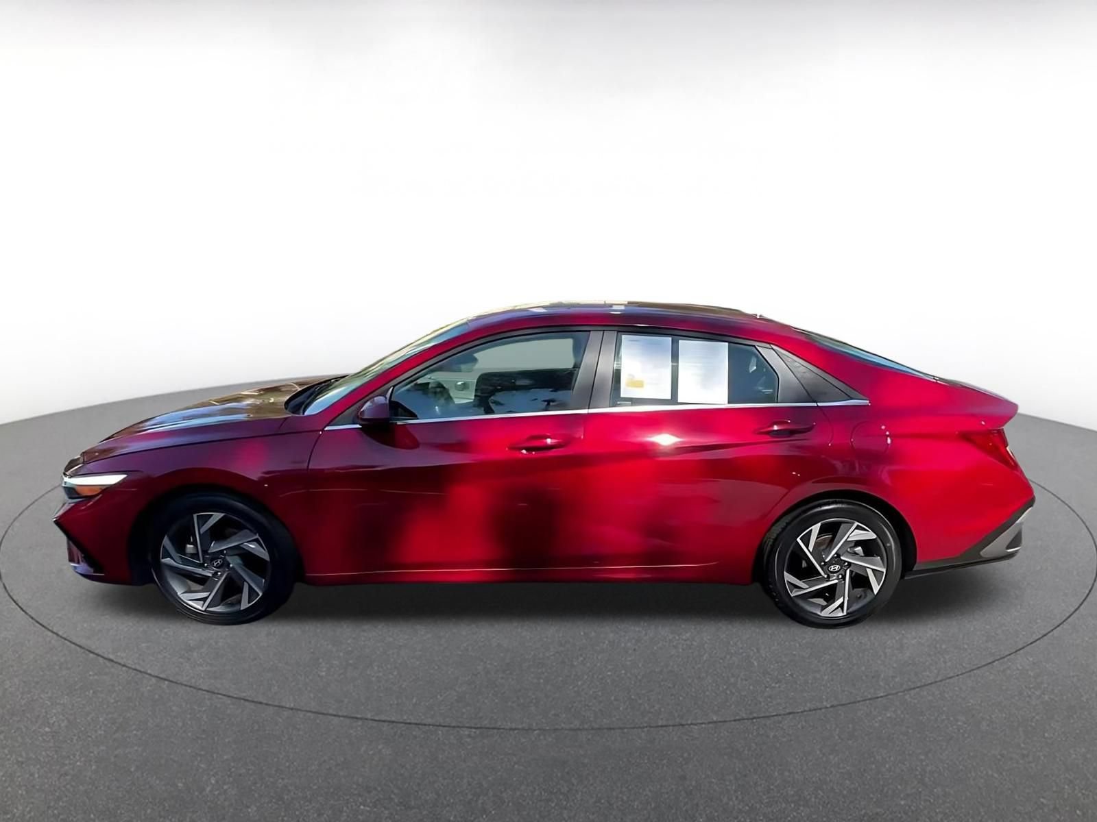 Used 2025 Hyundai Elantra SEL FWD image 7