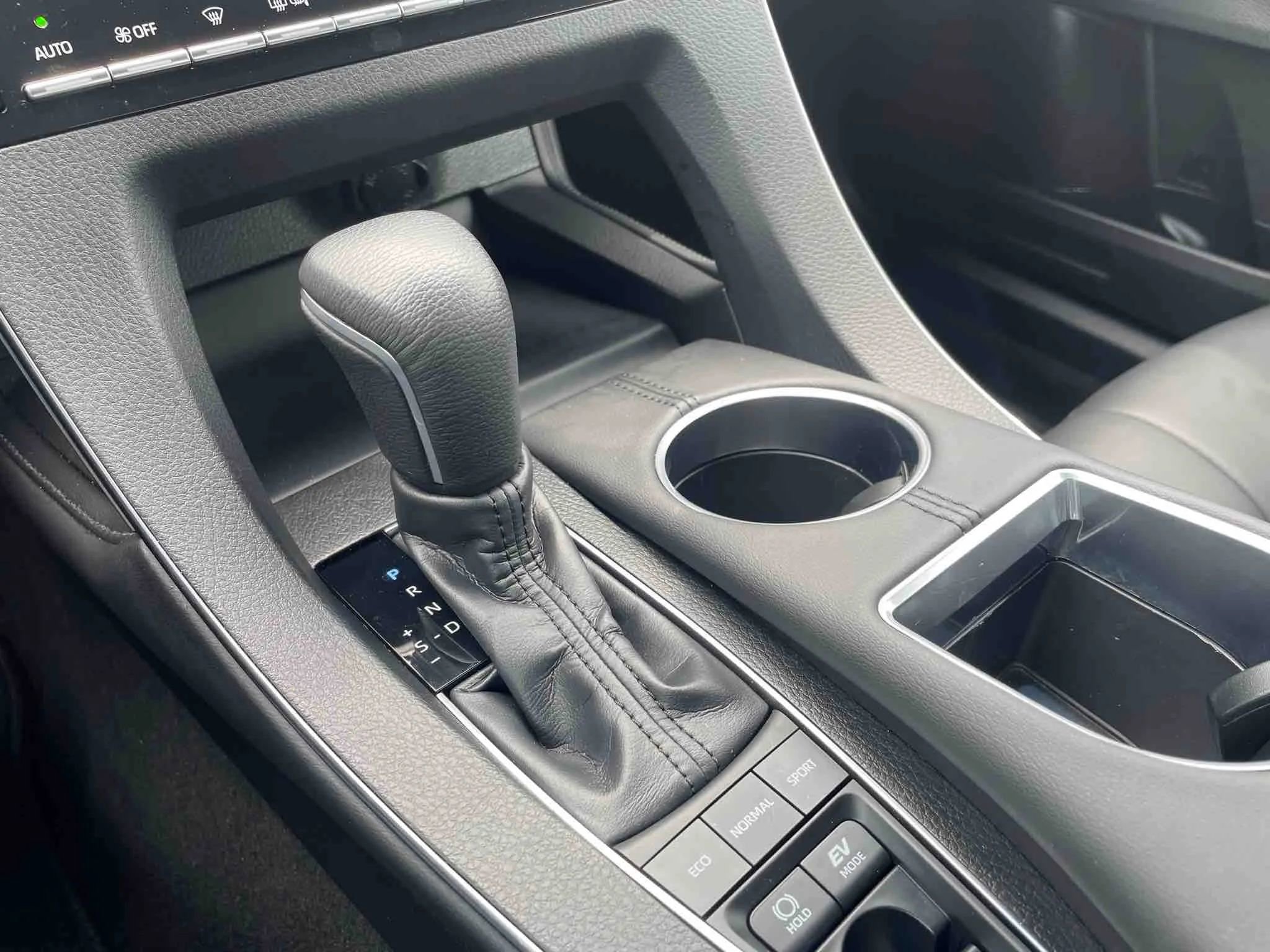 Used 2019 Toyota Avalon XLE image 40