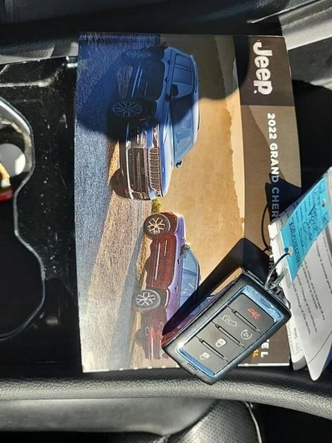 Used 2022 Jeep Grand Cherokee Limited 4xe w/ Luxury Tech Group II image 16