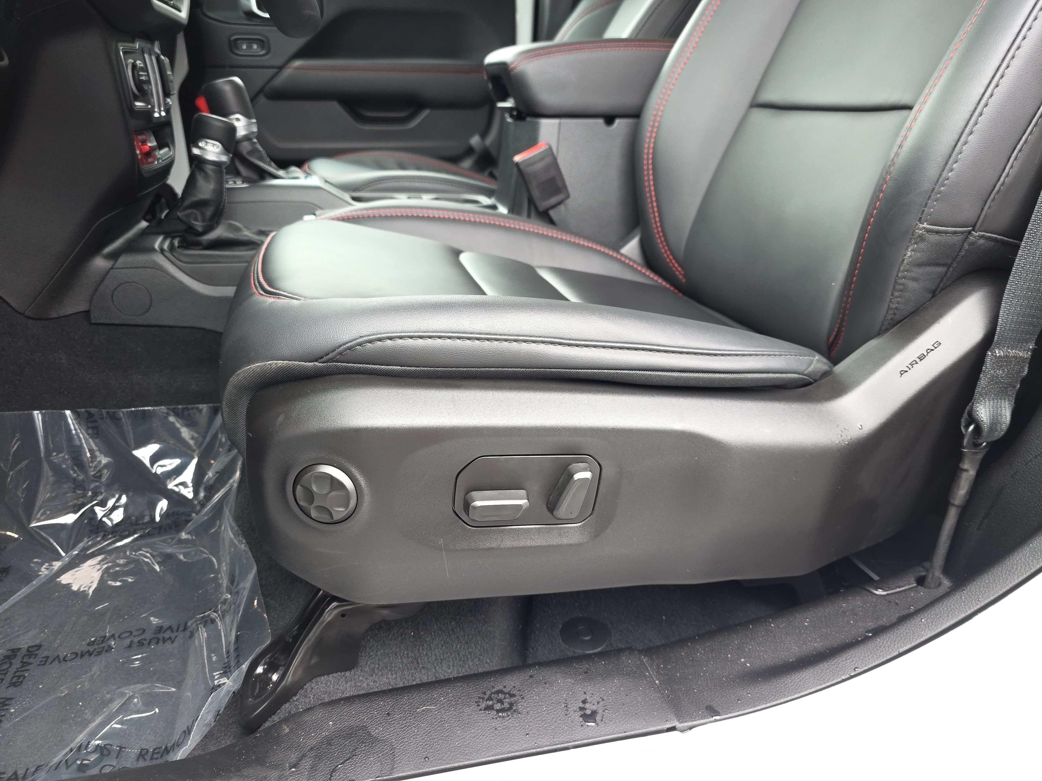 Certified 2026 Jeep Wrangler Rubicon AWD/4WD image 26