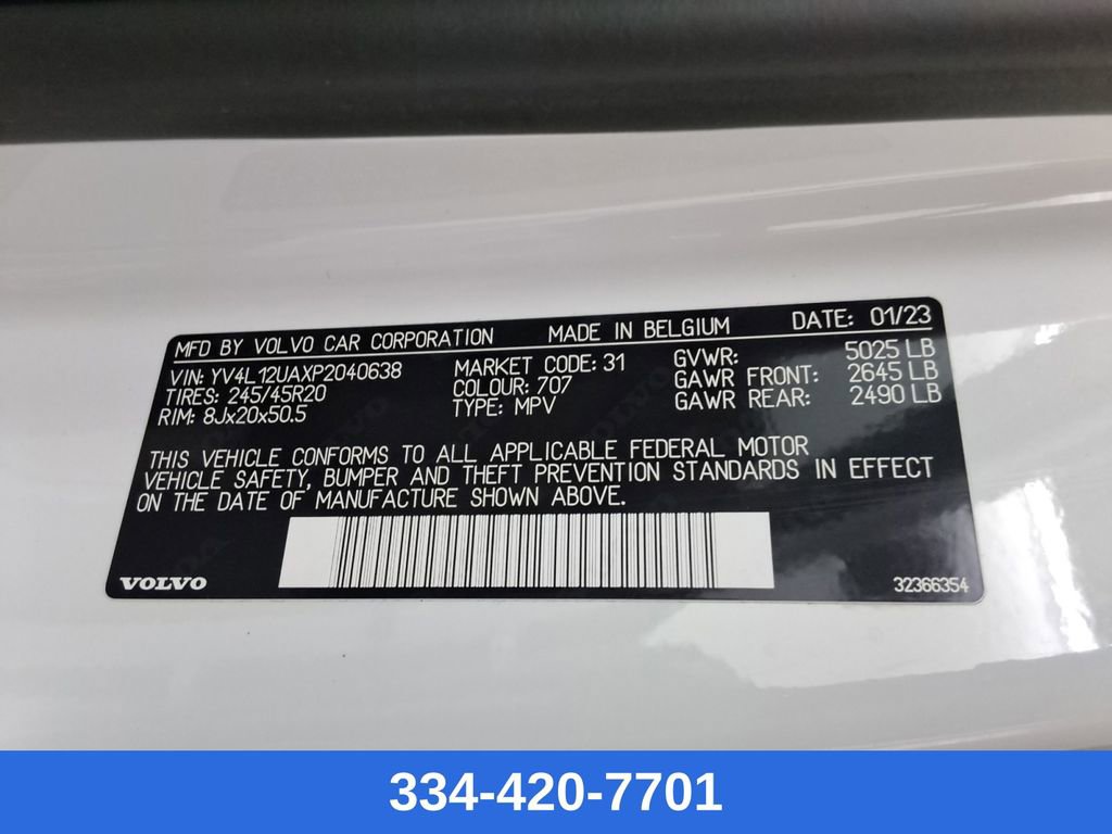 Certified 2023 Volvo XC40 B5 Ultimate w/ Protection Package Premier image 33