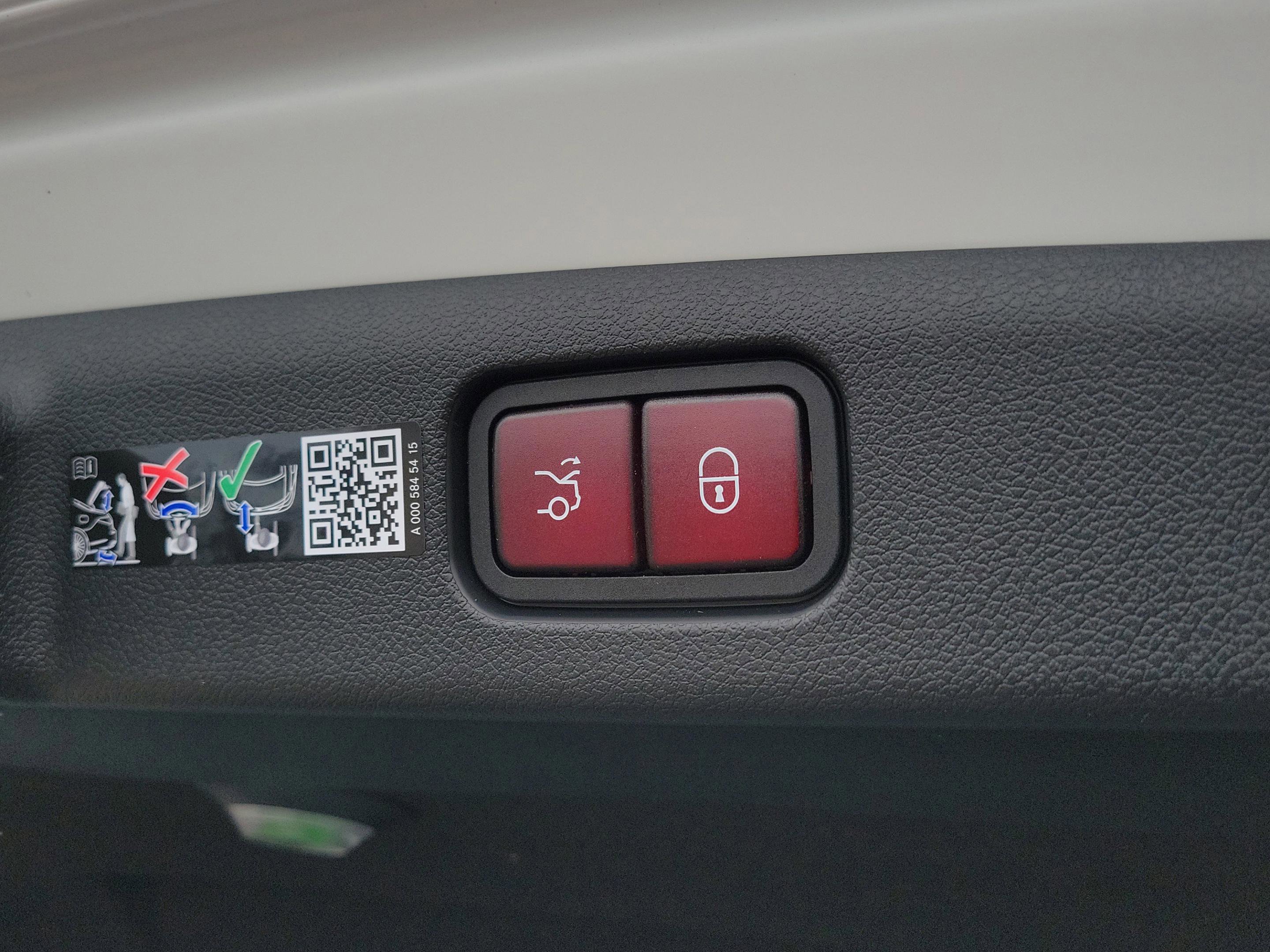 New 2026 Mercedes-Benz E 53 AMG e 4MATIC Sedan image 6