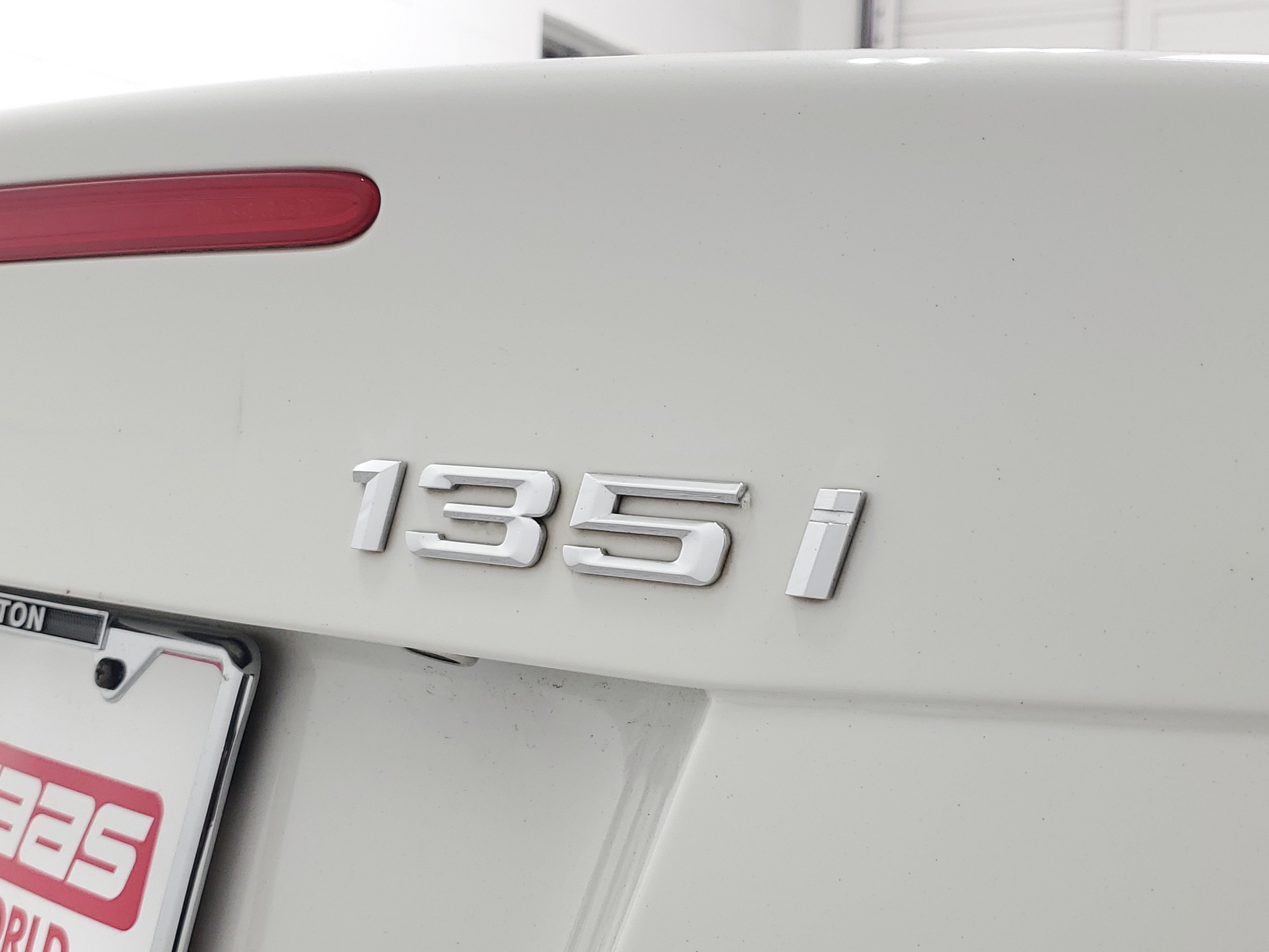 Used 2008 BMW 135i Convertible RWD image 9