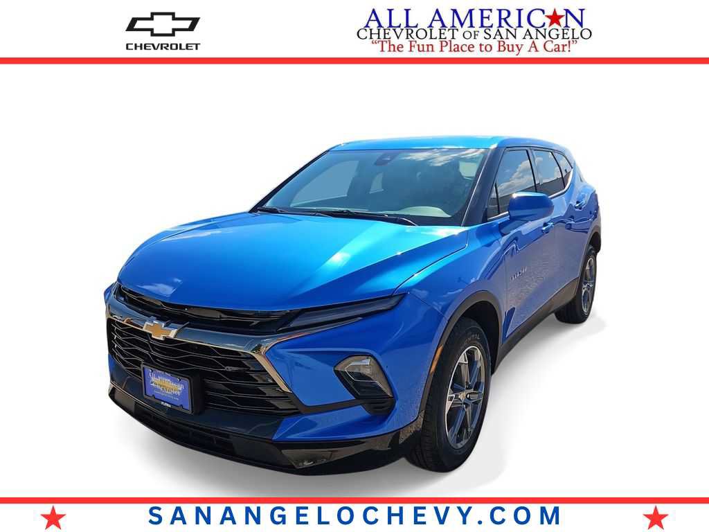 Used 2026 Chevrolet Blazer LT FWD image 1