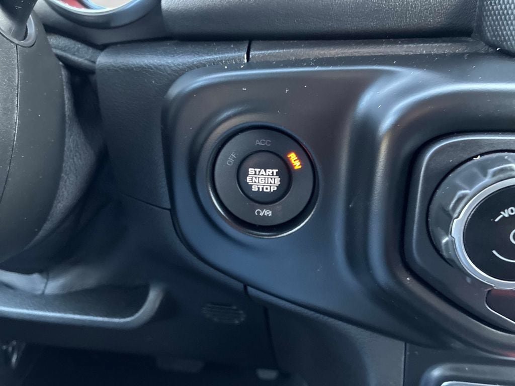 Used 2021 Jeep Gladiator Overland w/ Popular Equipment Package AWD/4WD image 27