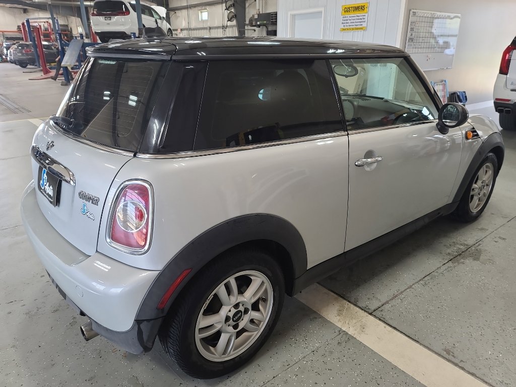 Used 2013 MINI Cooper Hardtop FWD image 5