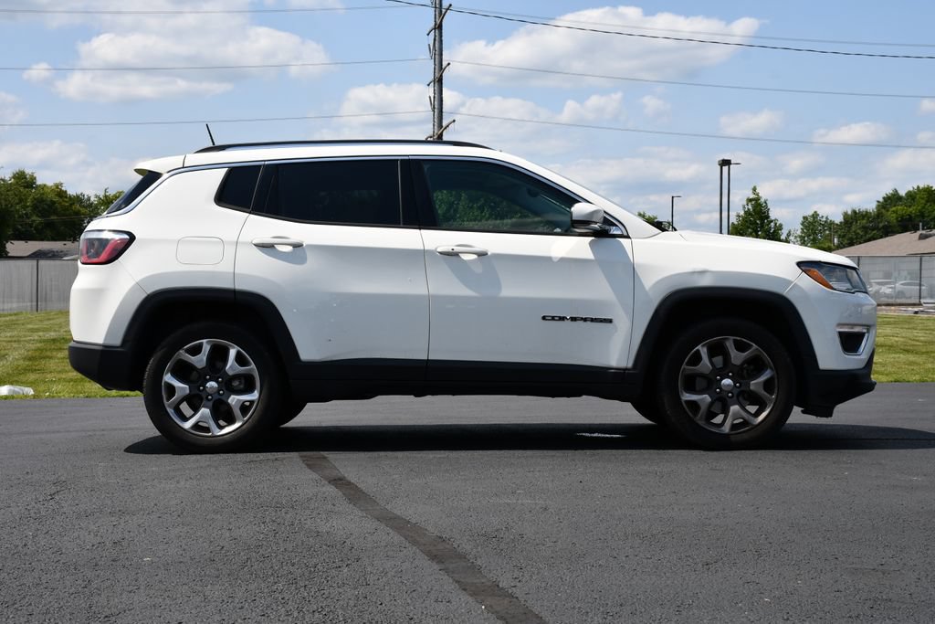 Used 2017 Jeep Compass Limited w/ Navigation Group AWD/4WD image 8