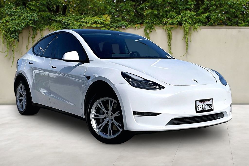 Used 2021 Tesla Model Y Long Range image 1