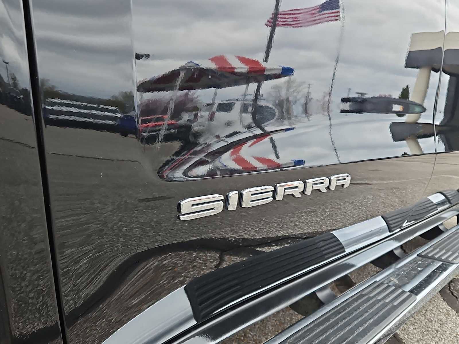 Certified 2023 GMC Sierra 1500 SLT w/ SLT Premium Package image 13