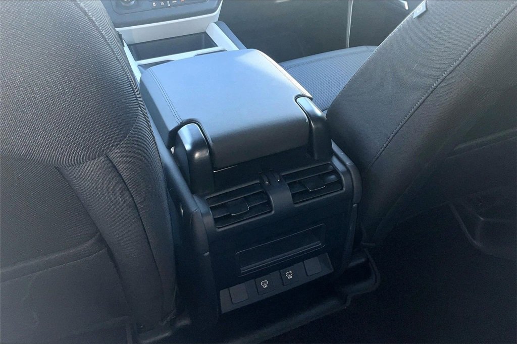 Used 2025 Land Rover Defender 110 S image 25