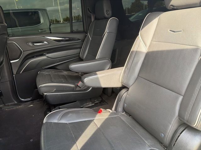 Used 2023 Cadillac Escalade ESV Sport image 6