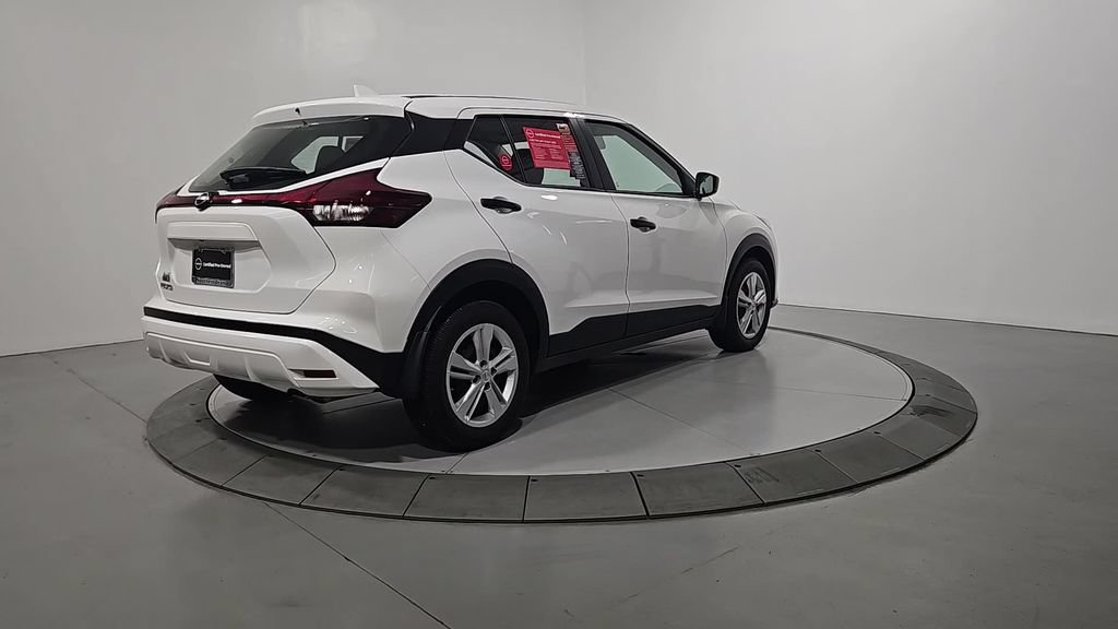 Certified 2025 Nissan Kicks Play S FWD image 6