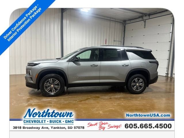 New 2026 Chevrolet Traverse LT w/ Driver Confidence Package AWD/4WD image 2