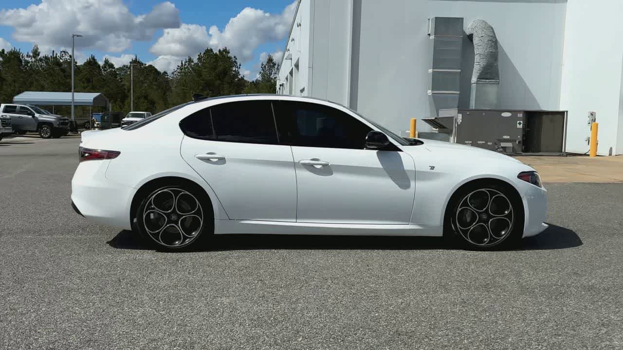Used 2024 Alfa Romeo Giulia Ti w/ Active Assist Plus Package RWD image 9