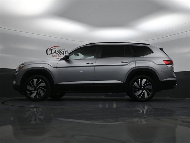 Used 2025 Volkswagen Atlas SE image 23