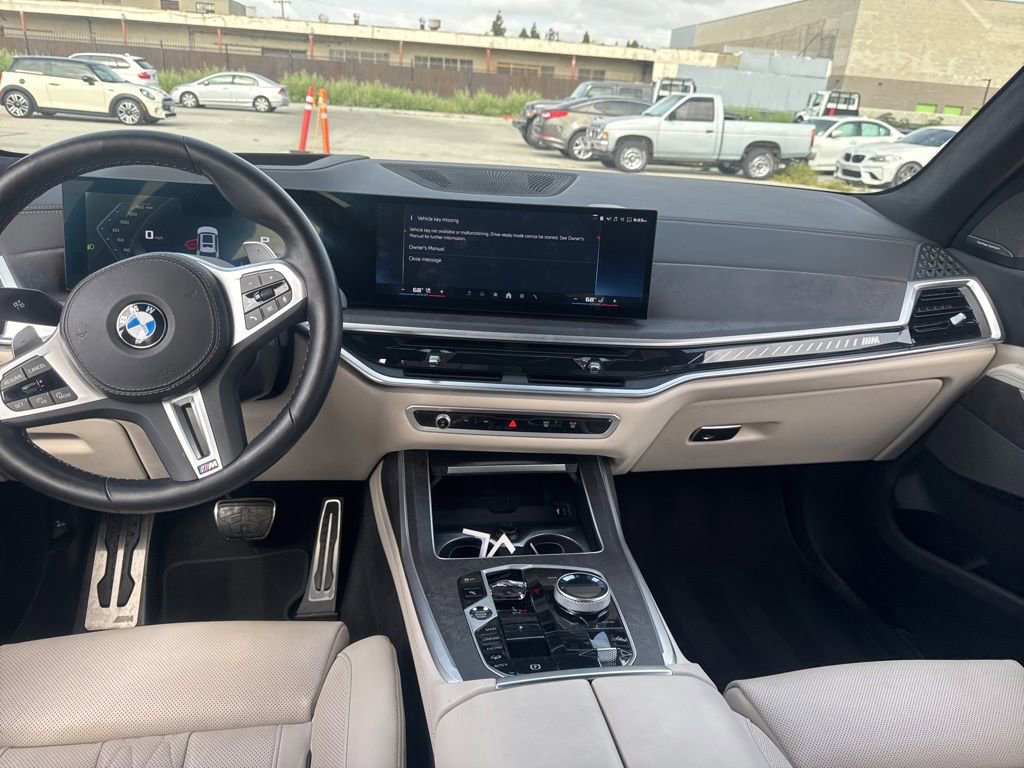 Used 2025 BMW X7 M60i image 14