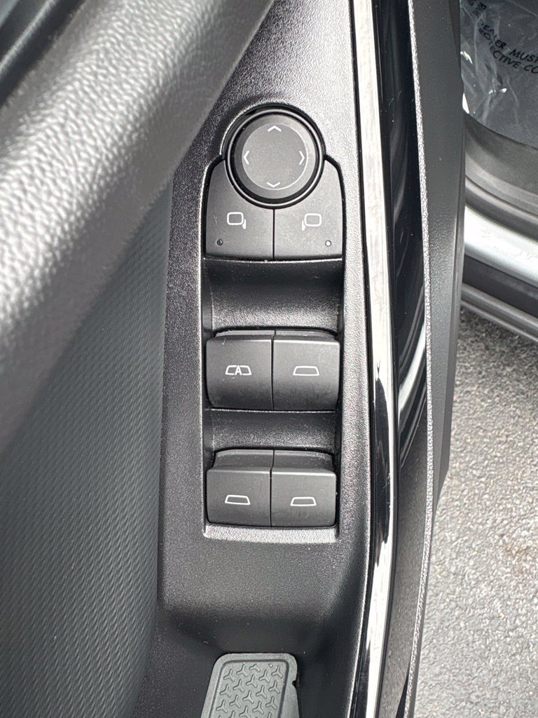 Used 2025 Chevrolet Equinox LT w/ Convenience Package II FWD image 12