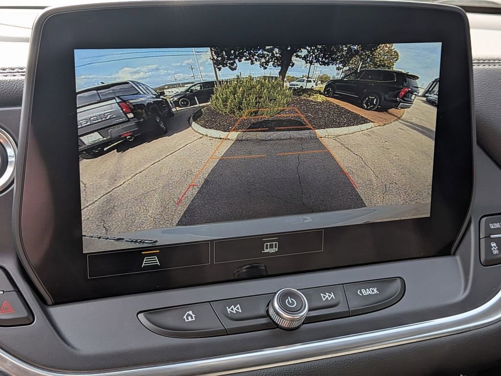 Used 2025 Chevrolet Blazer LT image 17