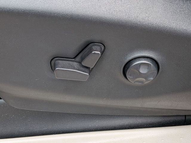 Certified 2024 Chrysler Pacifica Touring-L image 14