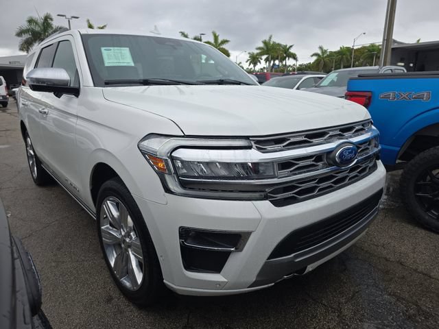Used 2024 Ford Expedition Platinum AWD/4WD image 2