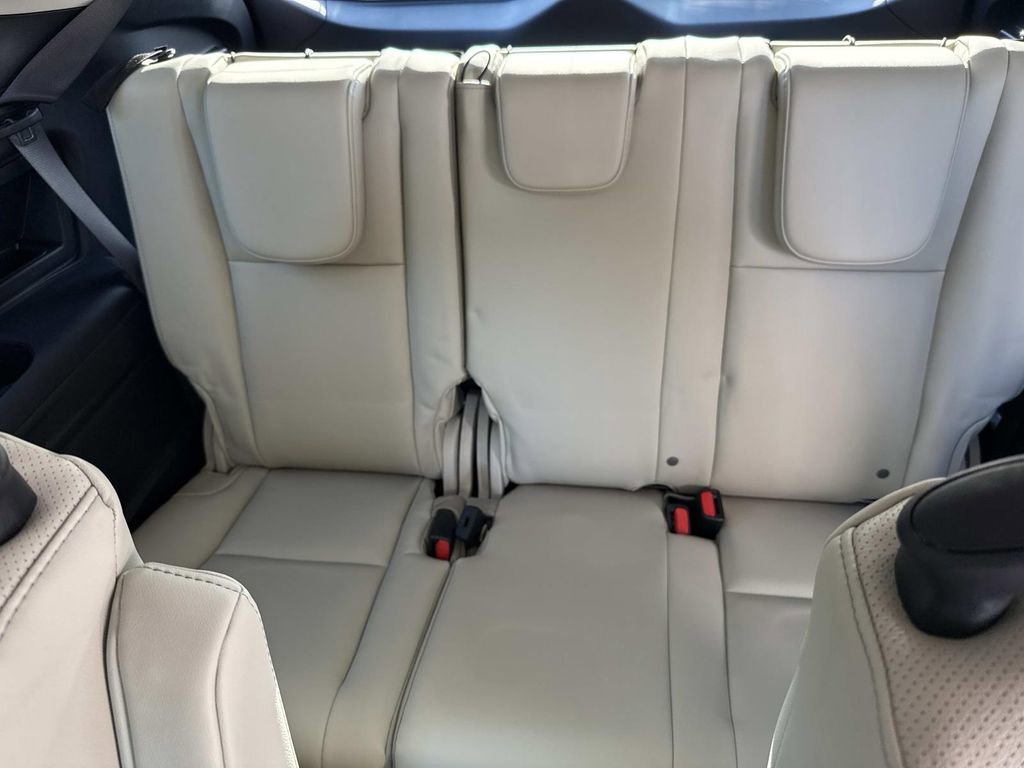 New 2025 Subaru Ascent Limited image 16