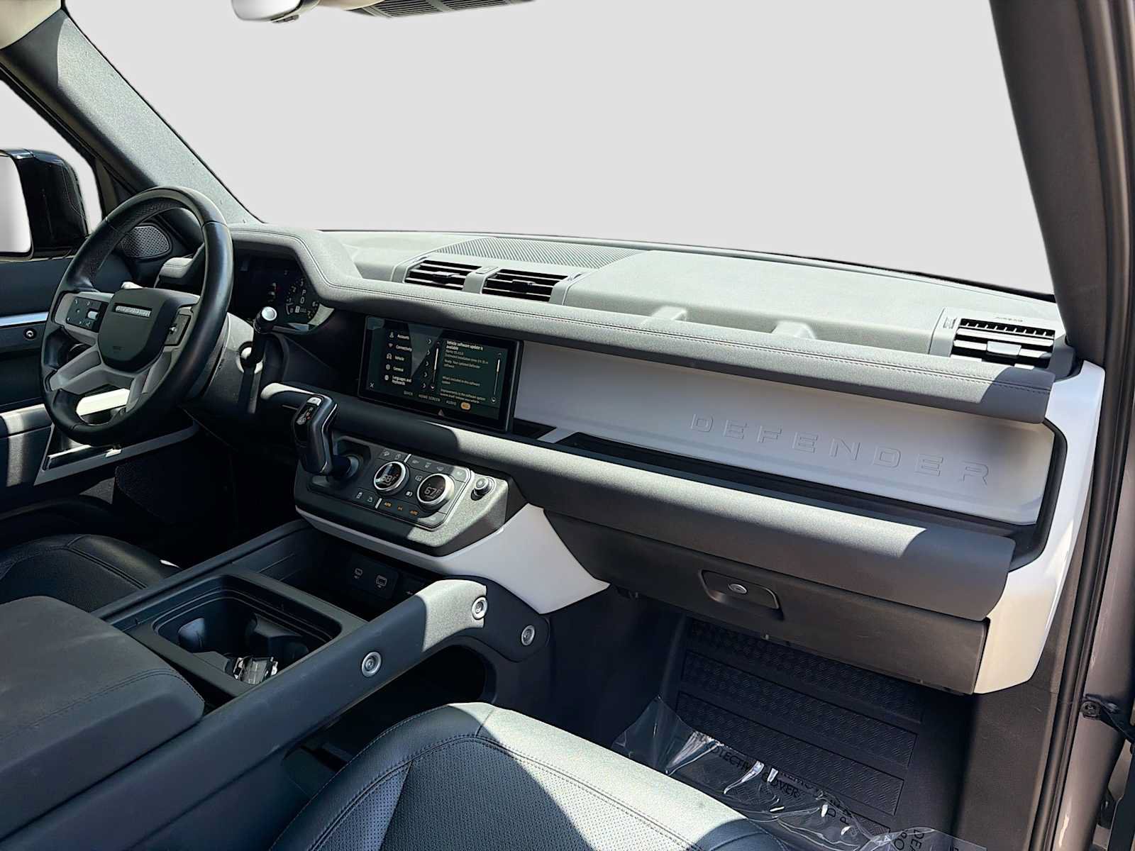 Certified 2023 Land Rover Defender 90 S AWD/4WD image 8