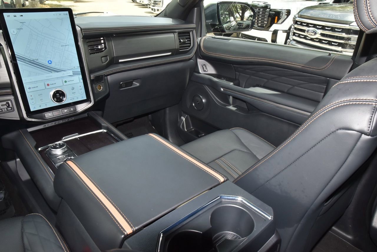 Certified 2024 Ford Expedition Max Platinum image 18