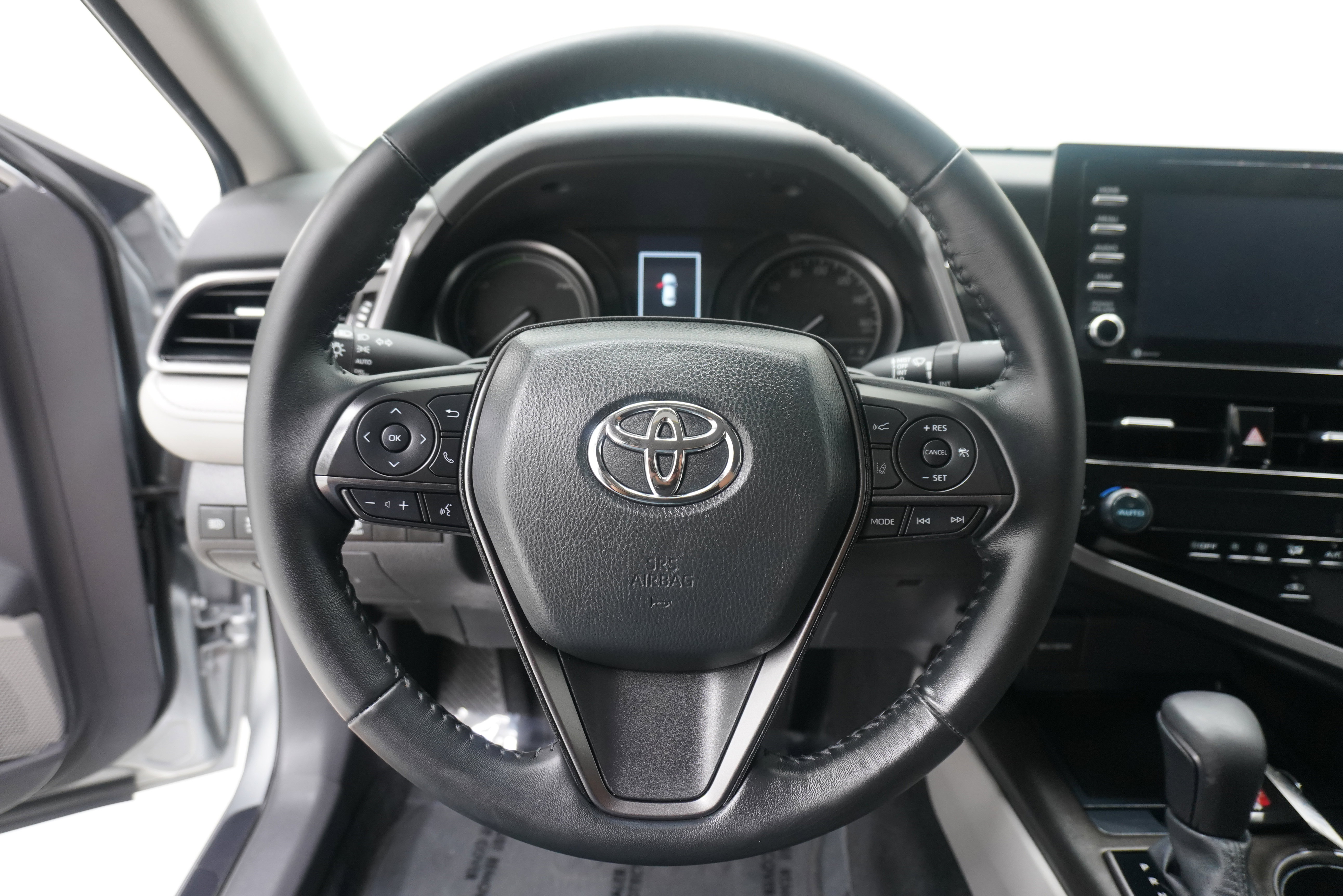 Used 2024 Toyota Camry SE FWD image 16