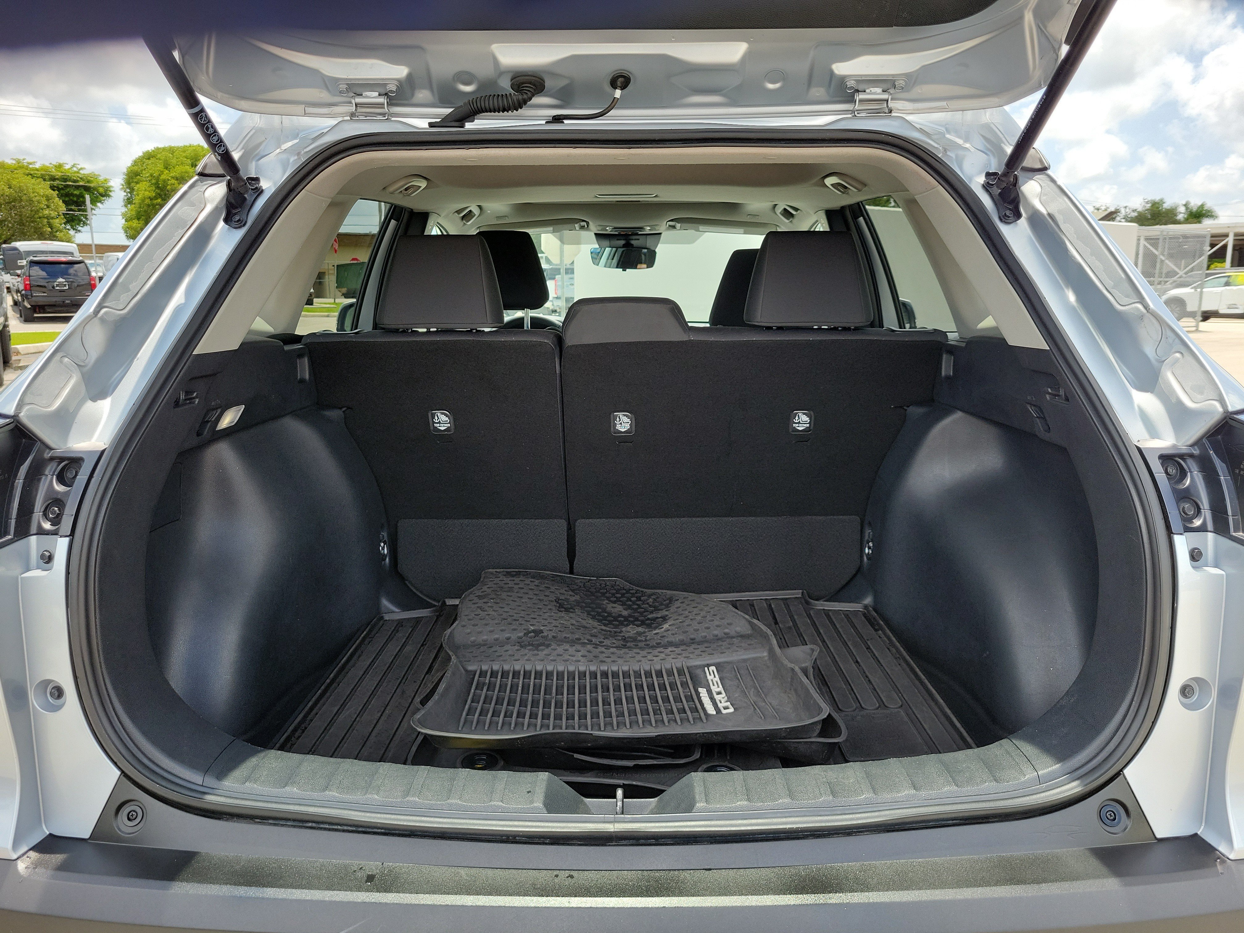 Used 2024 Toyota Corolla Cross LE w/ Moonroof Package FWD image 14