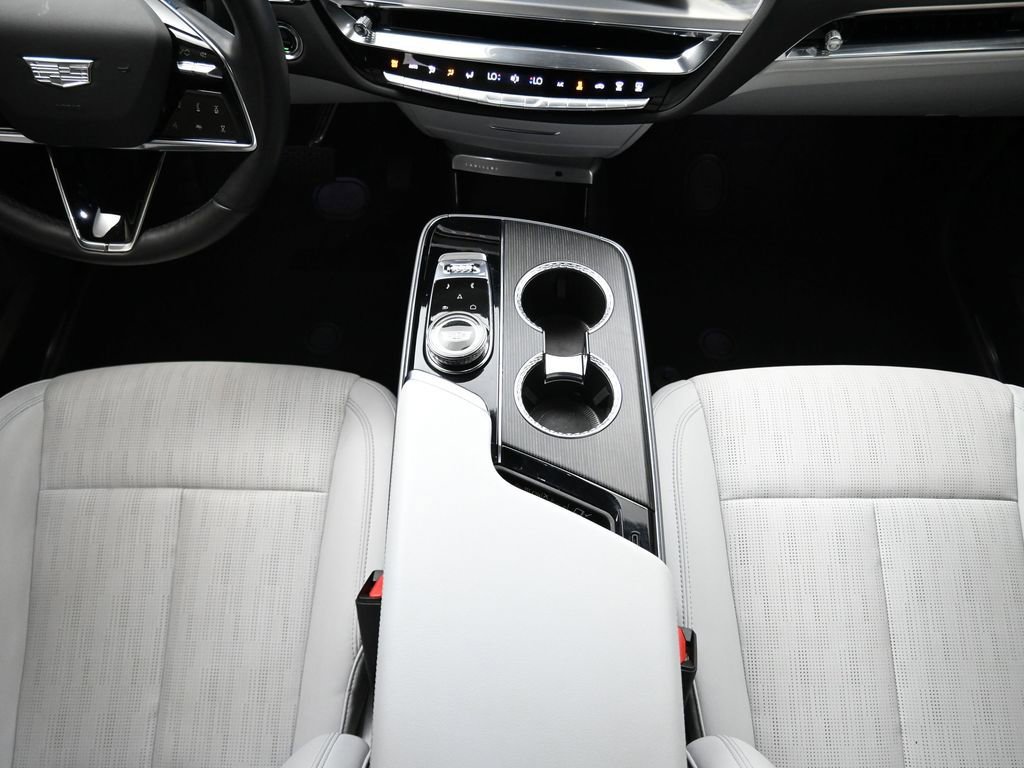 Used 2024 Cadillac Lyriq Sport image 30