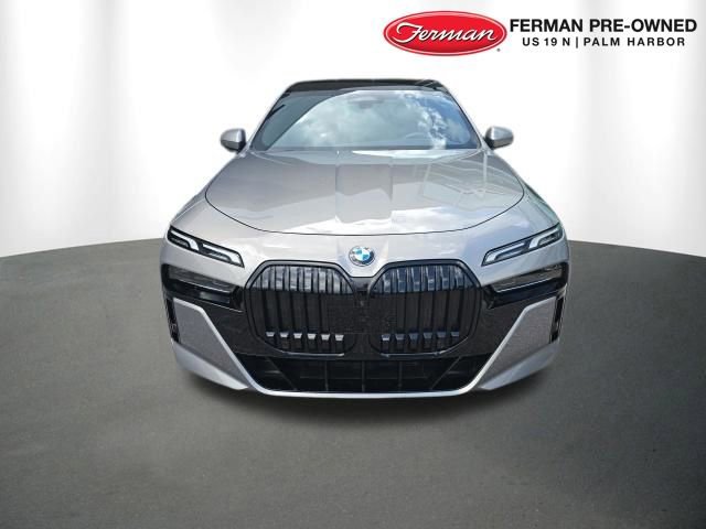 Used 2023 BMW 740i w/ Parking Assistance Package RWD image 1