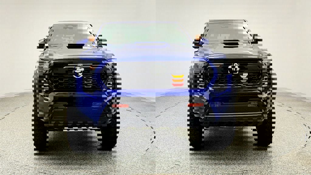 Used 2024 Toyota Tacoma TRD Sport w/ TRD Sport Upgrade Package image 2